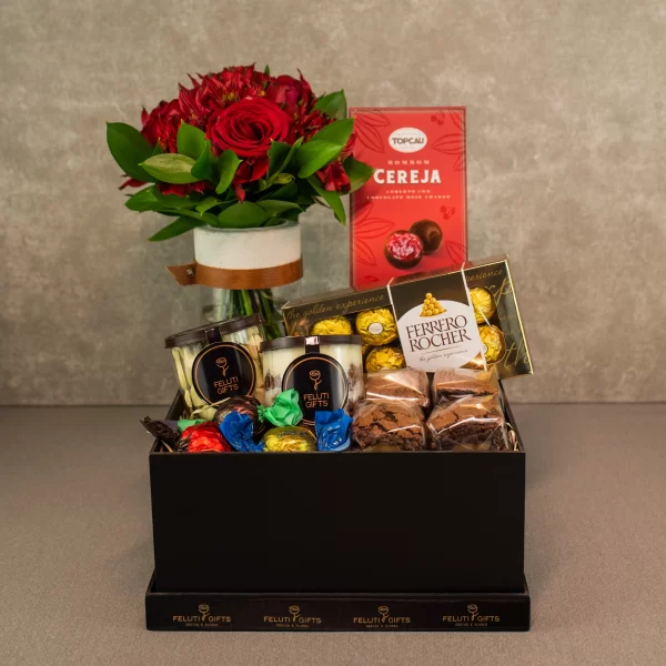 Box amor com bombom de cereja e Ferrero Rocher, brownies e outros chocolates