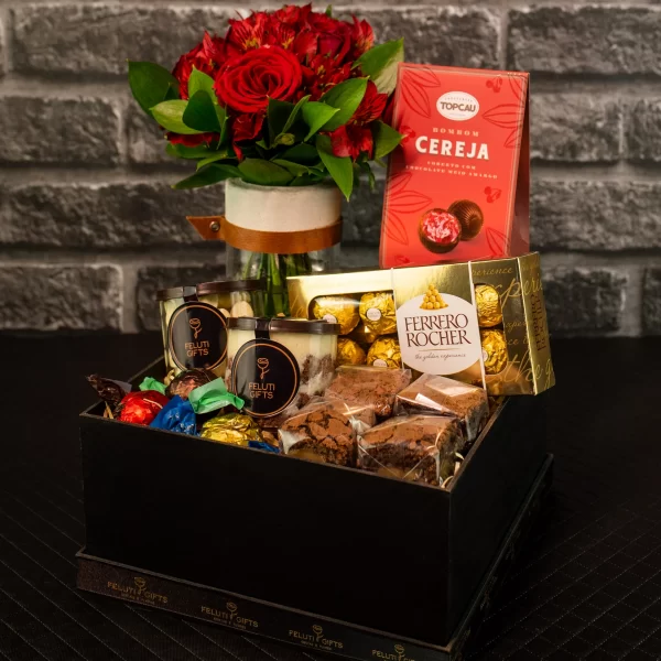 Box amor com bombom de cereja e Ferrero Rocher, brownies e outros chocolates