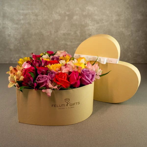 Box coração amarelo com flores diversas