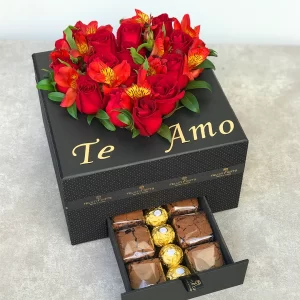 Caixa box com flores vermelhas e chocolate