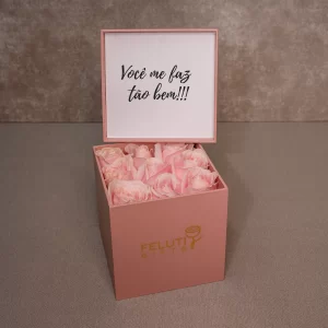 Mini box pink com rosas pink e mensagem na tampa da caixa